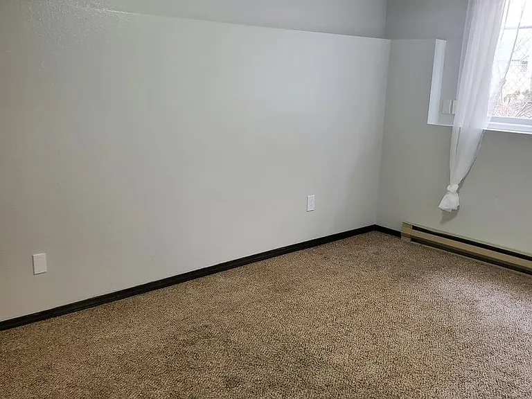 1004 E Joseph Ave — Photo 3