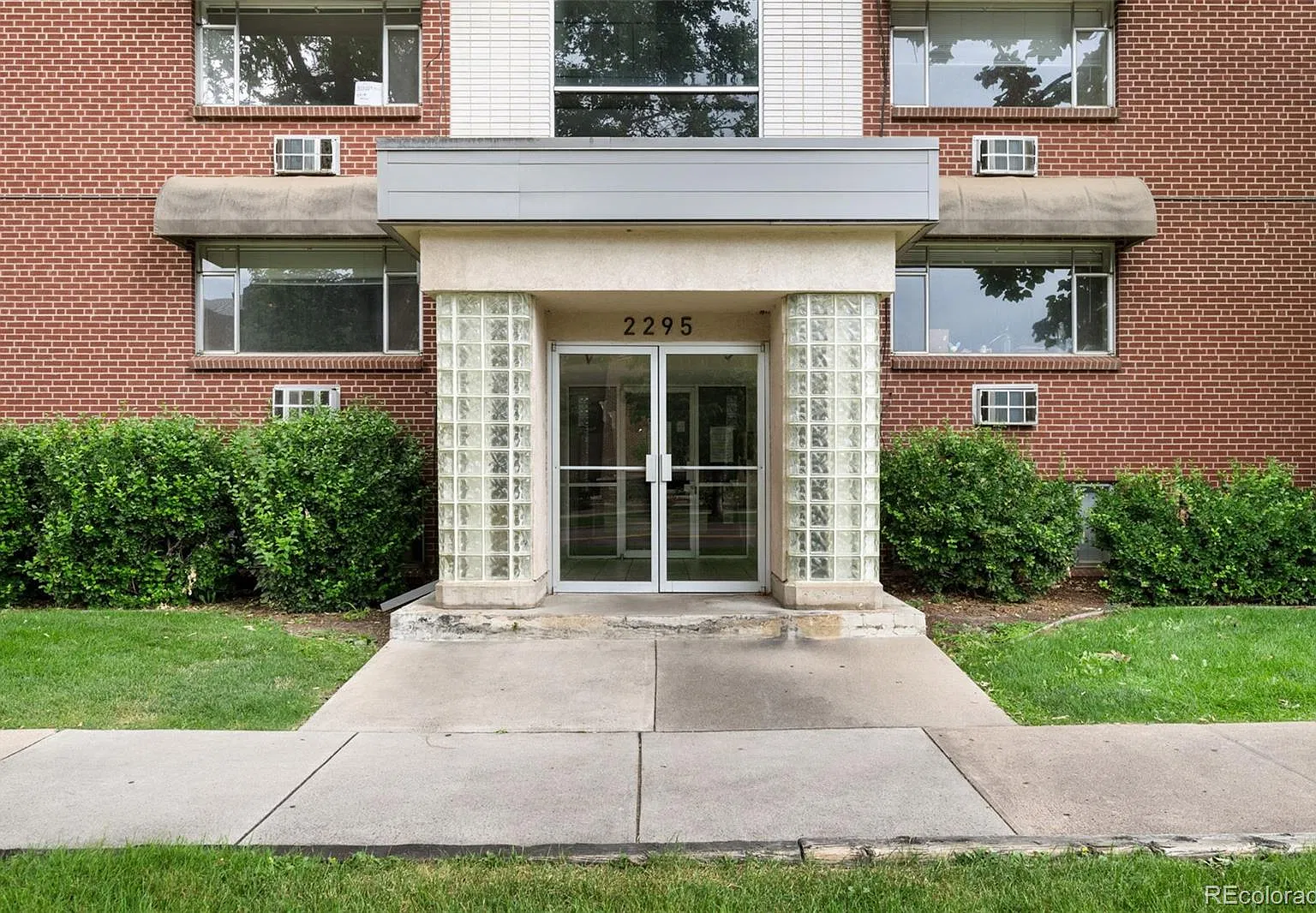 2 bed, 1.0 bath, 854 sqft, $1,750 — Photo 4