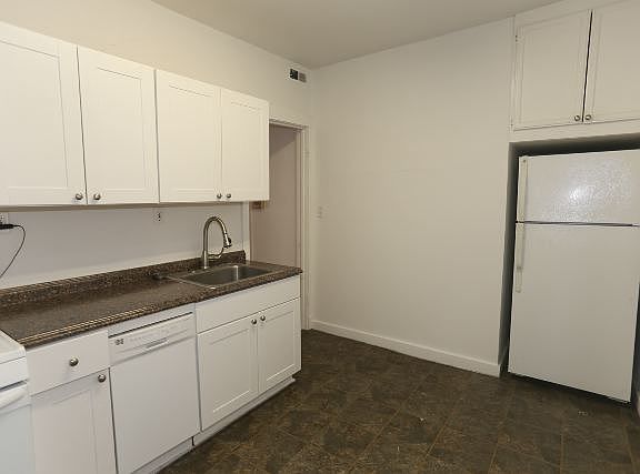 4th image of 3954 N Janssen Ave APT 1