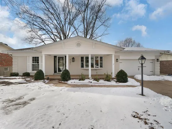 9201 Cherry Brook Ln, Saint Louis, MO 63126