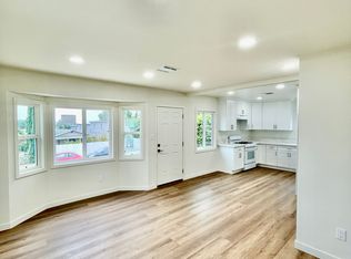 10230 Fernglen Ave, Tujunga, CA 91042