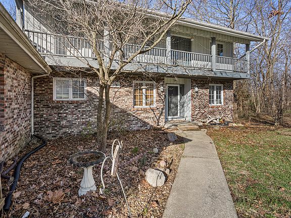 3rd image of 3153 Greenlake Dr