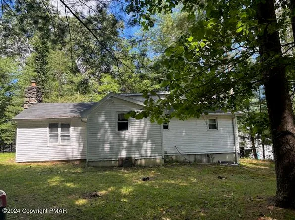 6308 Deer Dr S, East Stroudsburg, PA 18302