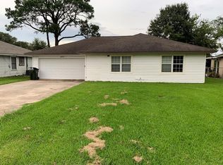2078 Perry Ave, Groves, TX 77619