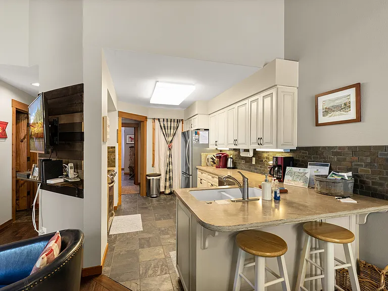 1750 E Lakeshore Dr #203 — Photo 9