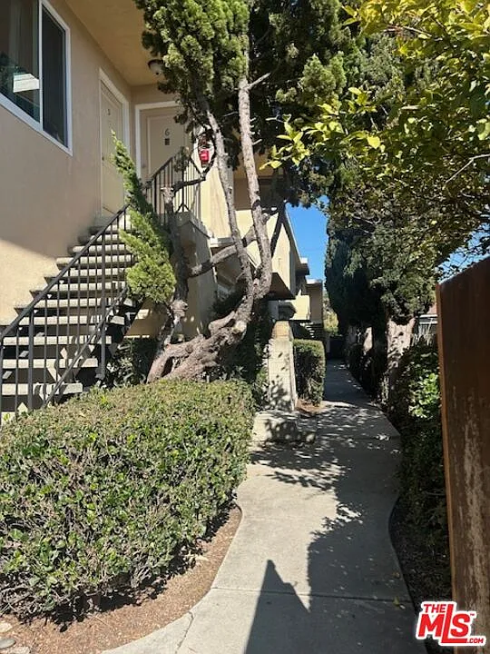 2 bed, 2.0 bath, 850 sqft, $2,985 — Photo 3