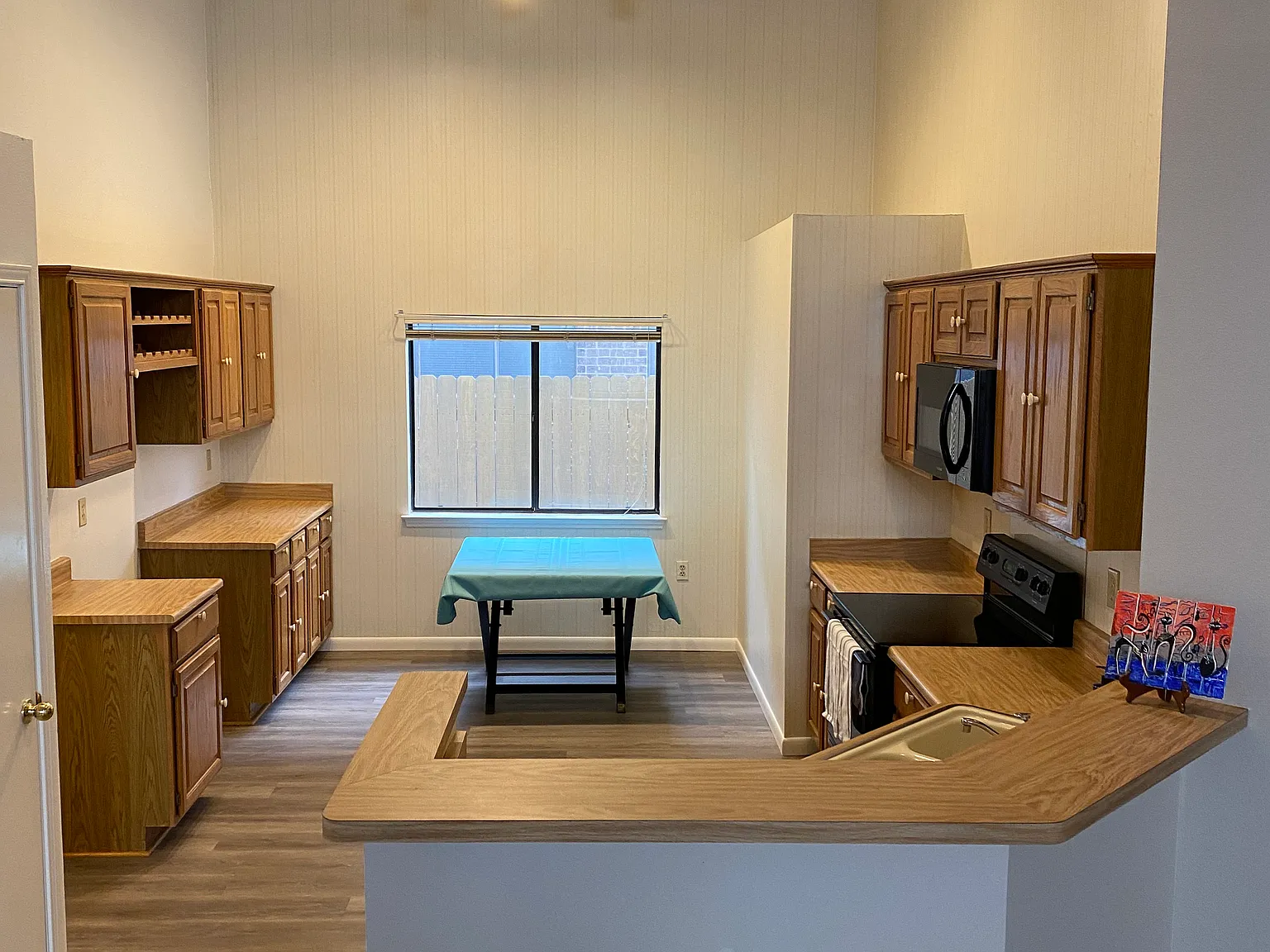 6710 Ambush Dr — Photo 4