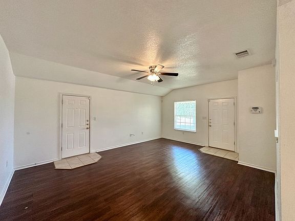 5th image of 2601 Alma Dr Unit B