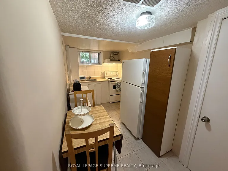 1074 Briar Hill Ave #BASEMENT — Photo 5