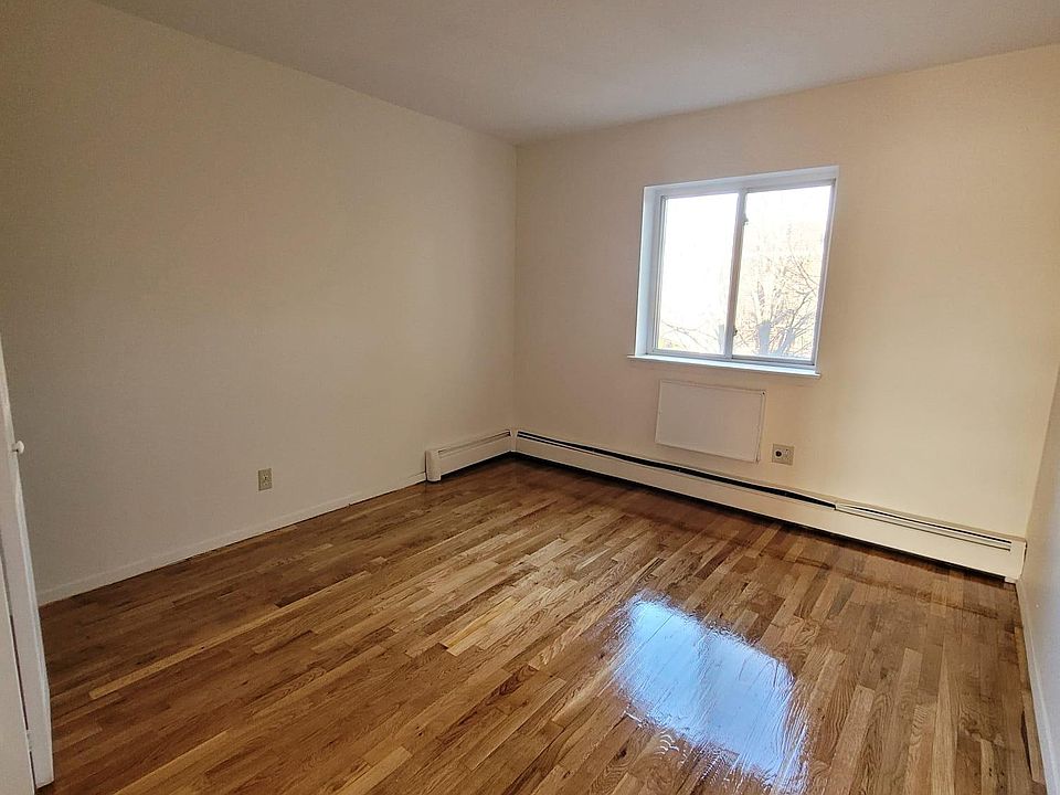 2nd image of 842 Calhoun Ave APT 3