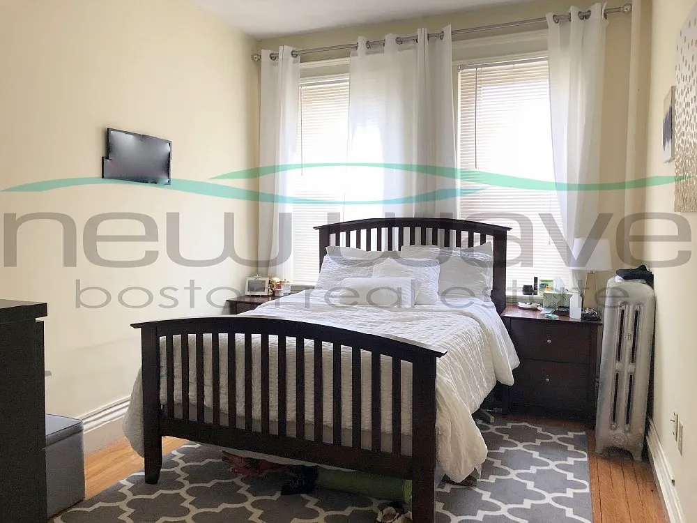 2 bed, 999 sqft, $3,800 — Photo 3