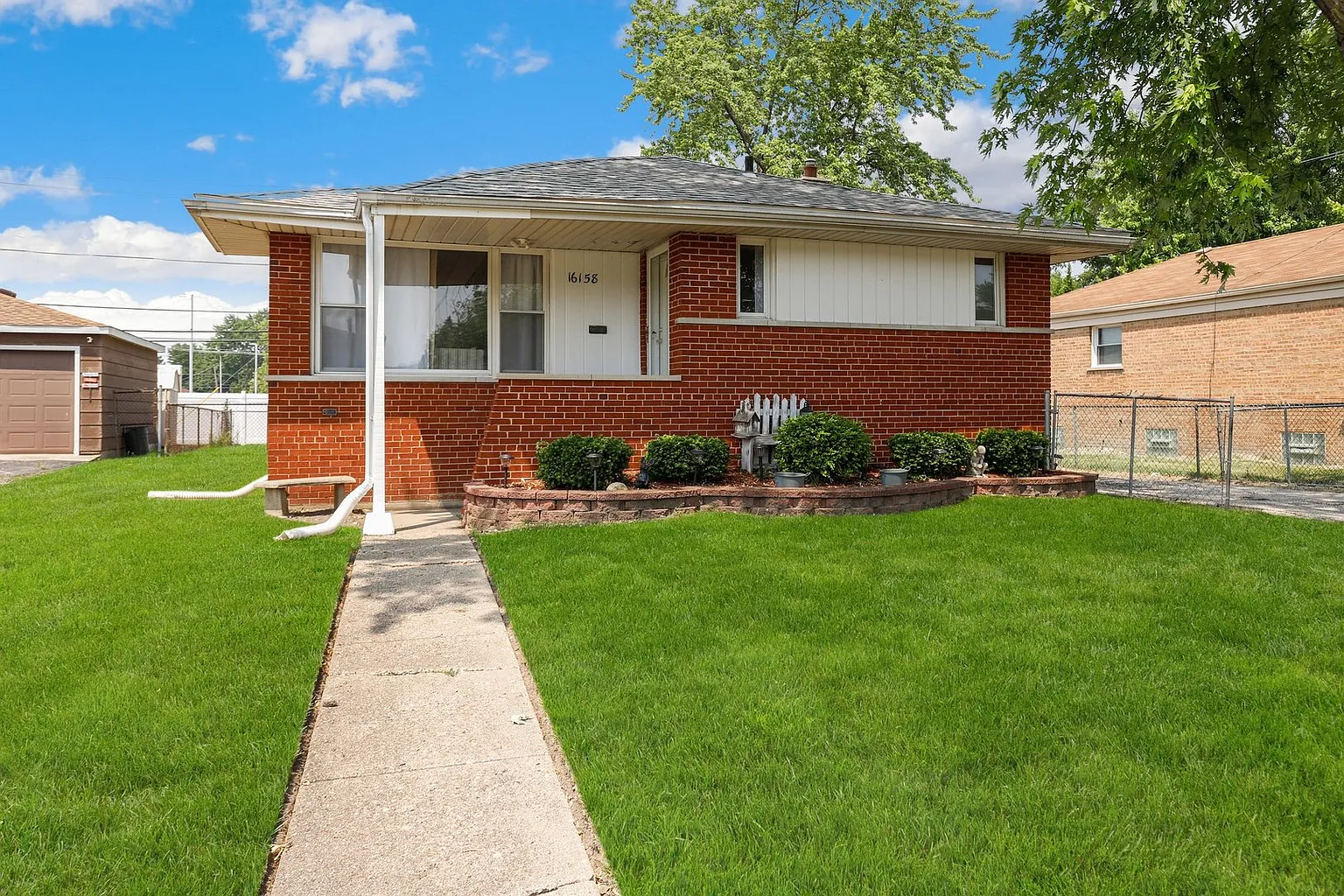 16158 Drexel Ave photo 1