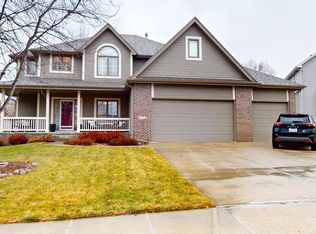 8528 S 99th Cir, La Vista, NE 68128