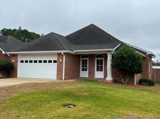 8420 Cottonwood Dr, Meridian, MS 39305