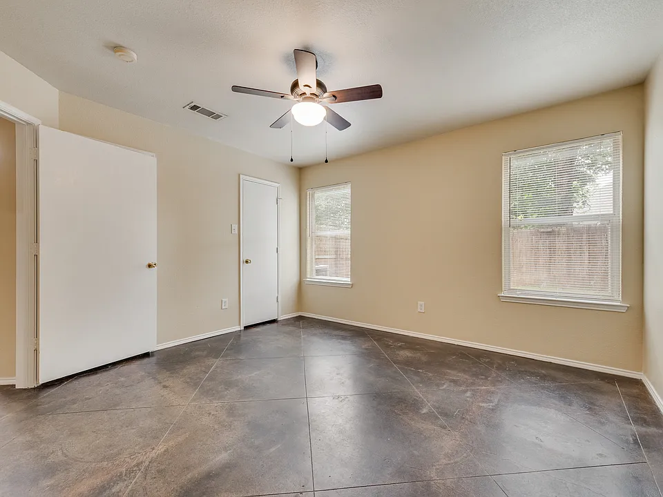 1233 & 1237 Village Garden Dr #1233