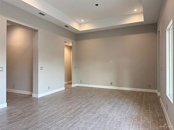 5th image of 3905 Zenker Ave