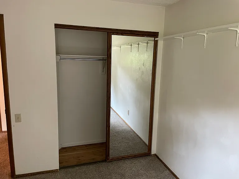 10268 Julian Ct — Photo 33