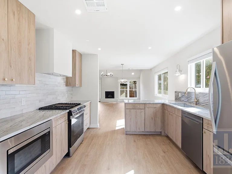 2810 Goldbridge Dr — Photo 9