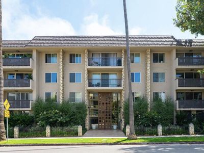 809 S Bundy Dr APT 111, Los Angeles, CA, 90049