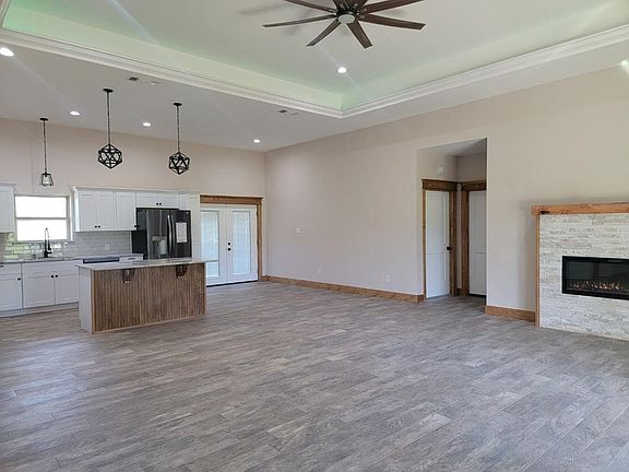3rd image of 2389 County Road 122 E