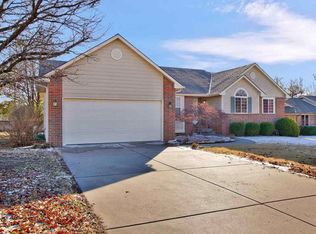 5 E Debra Cir, Augusta, KS 67010