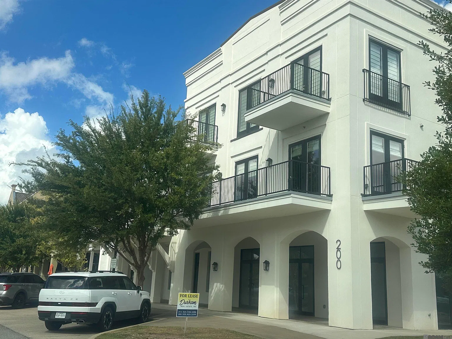 2 bed, 695 sqft, $1,525 — Photo 1