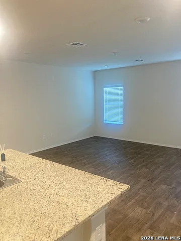 4 bed, 2.5 bath, 2223 sqft, $2,000 — Photo 4