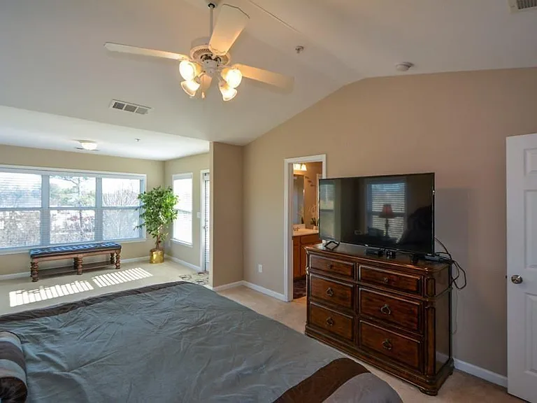 6135 Indian Wood Cir SE — Photo 16