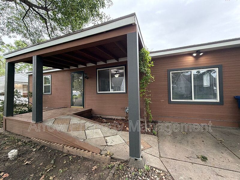 1st image of 2122 N 32nd St