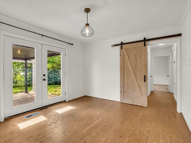 138 Carriage Dr — Photo 15