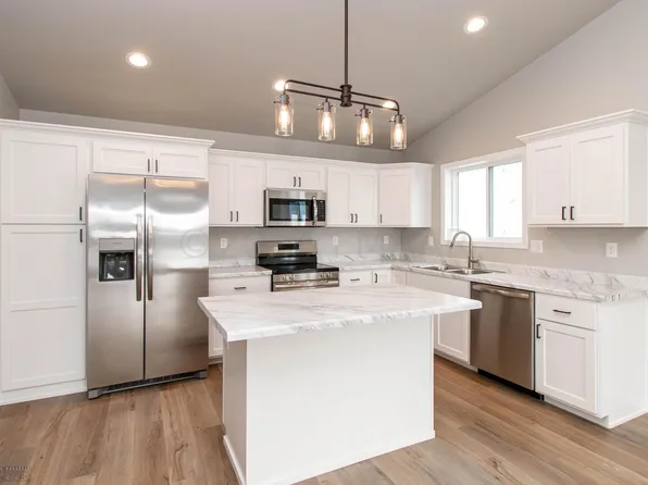 7643 Cub Creek Way, Horace, ND 58047