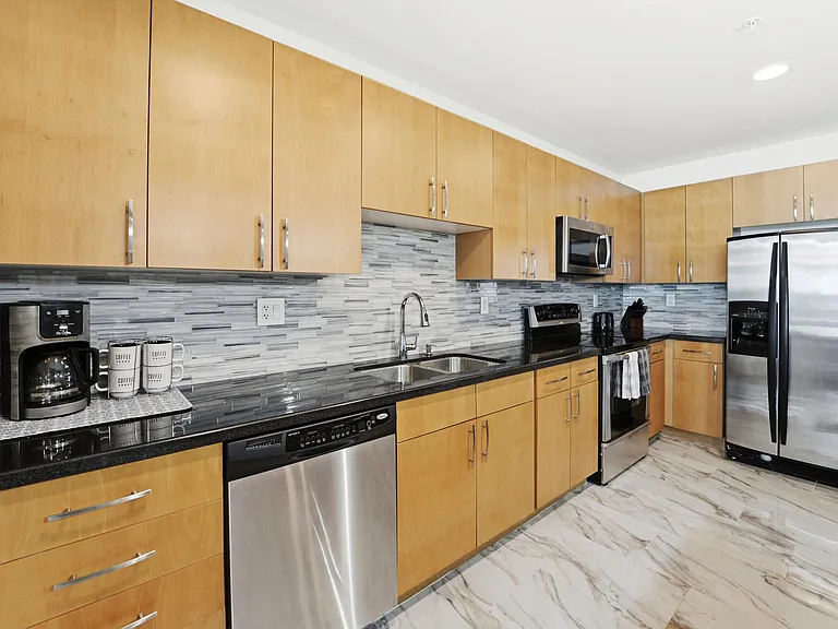 300 S Australian Ave #419 — Photo 11