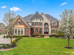 10589 Stoney Point Dr, South Lyon, MI