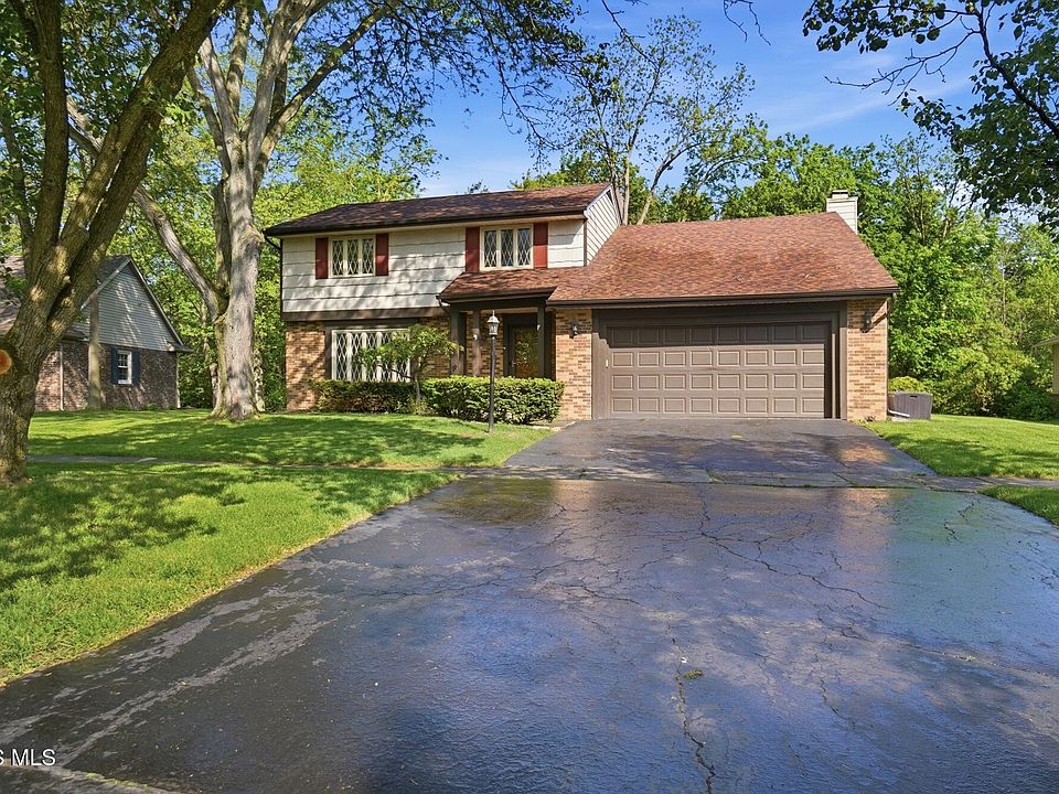 1st image of 816 Oak Knoll Dr