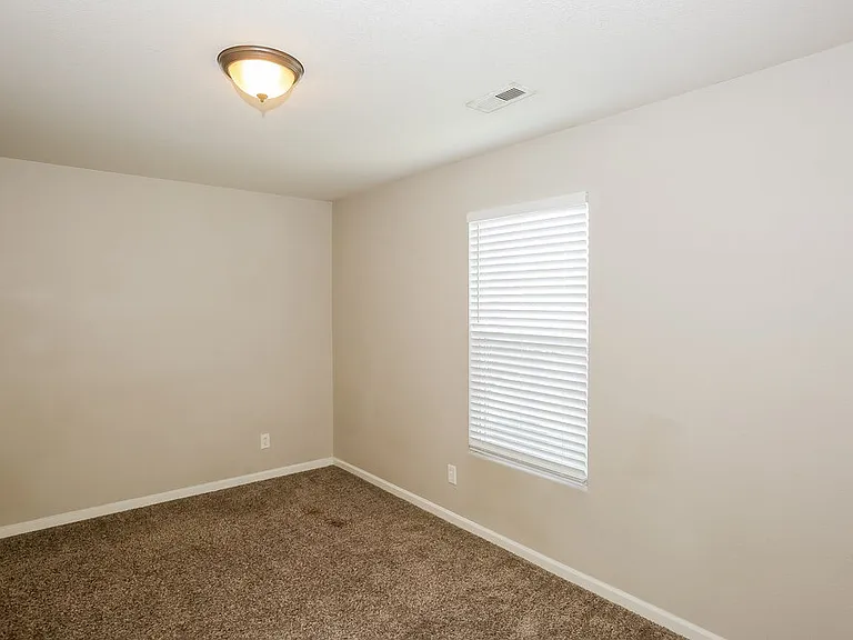 8817 Oak Dr NE — Photo 13