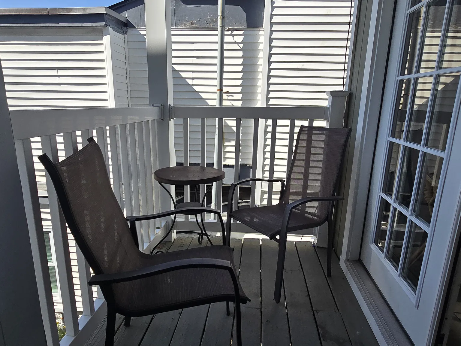 12 G St — Photo 2