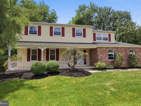2461 Pine Cone Rd, Warrington, PA 18976