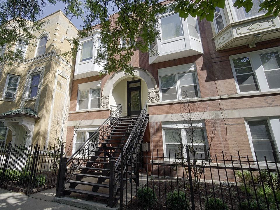 2316 W Superior Exterior