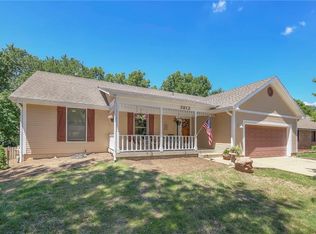 3812 SW Windemere Dr, Lees Summit, MO 64082