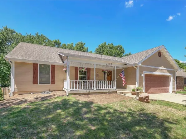 3812 SW Windemere Dr, Lees Summit, MO 64082
