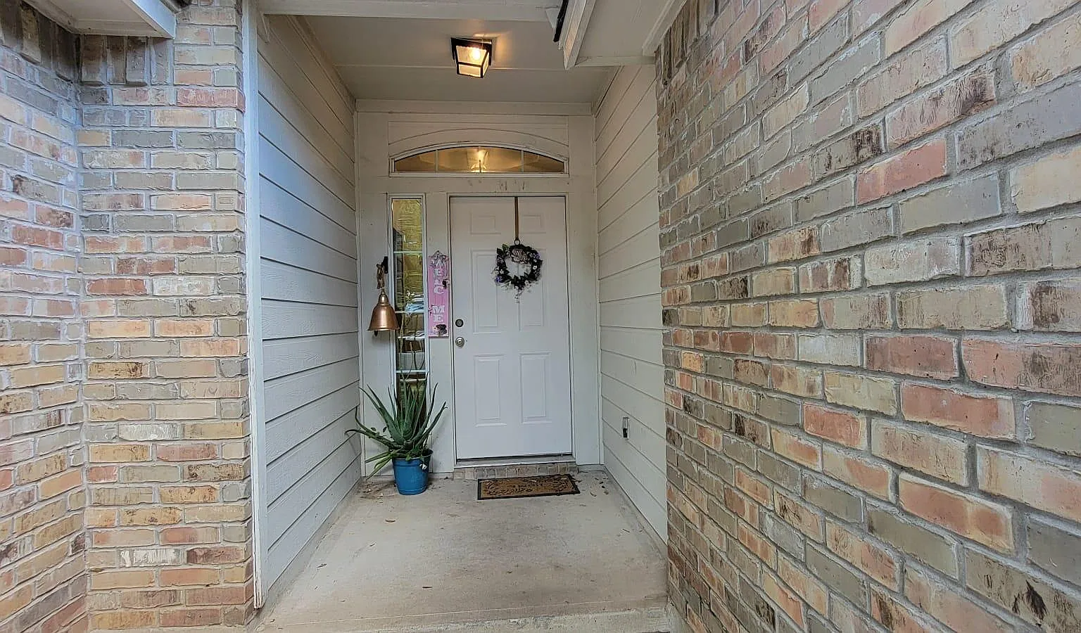 4 bed, 1684 sqft, $2,099 — Photo 2
