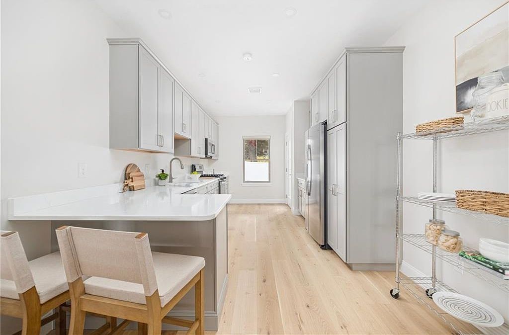 21 W Valley Cir, West Warwick, RI 02893 MLS 1370380 Zillow