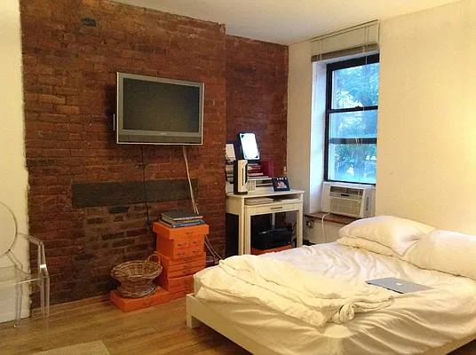 Rented by Compass | media 13