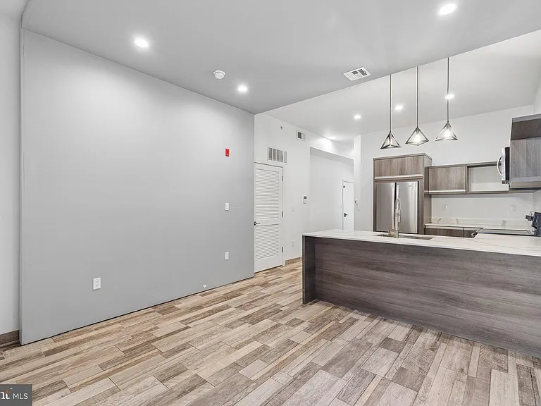 2028 E Fletcher St #1 — Photo 3