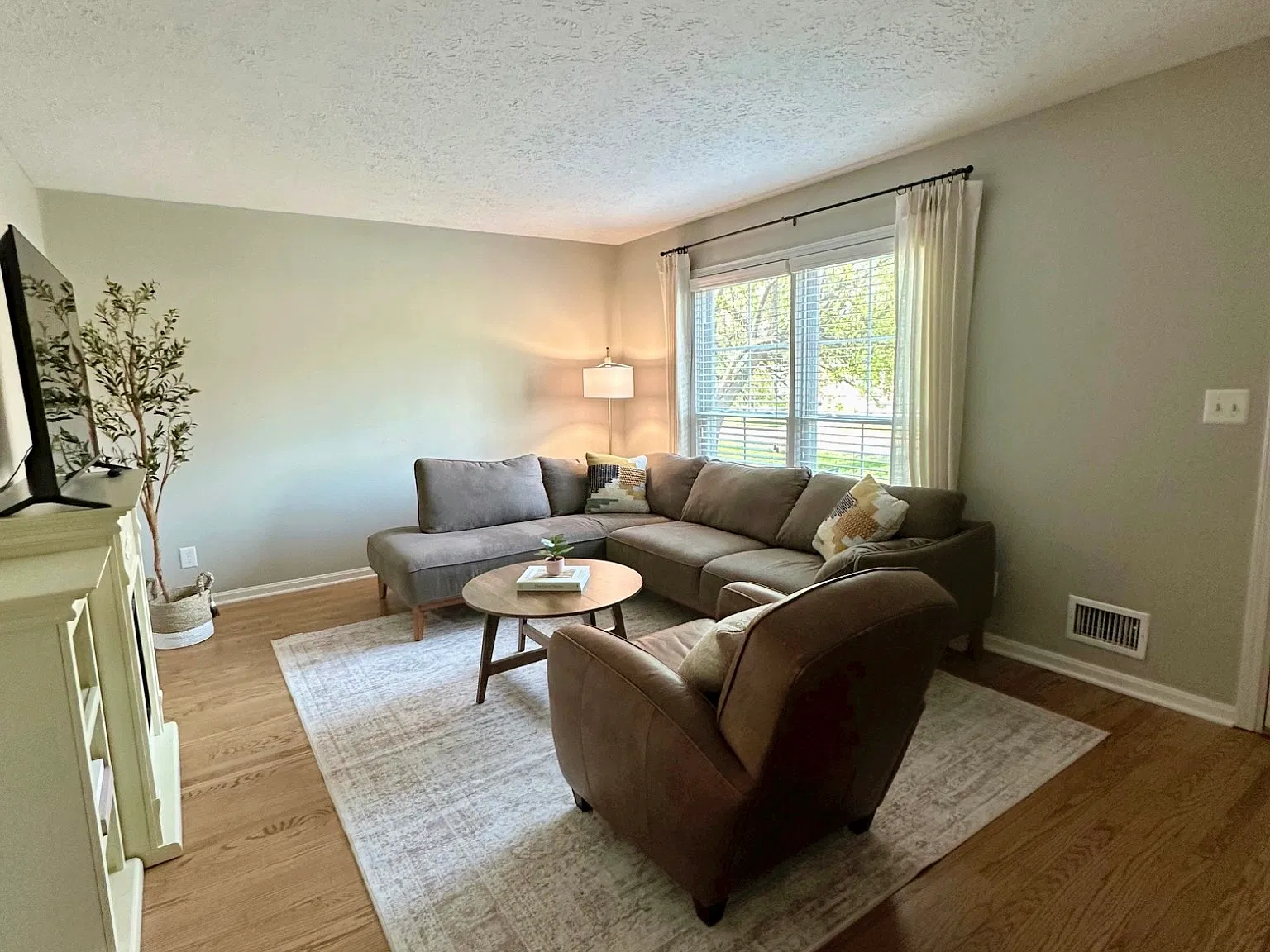 1005 Fenley Ave — Photo 4