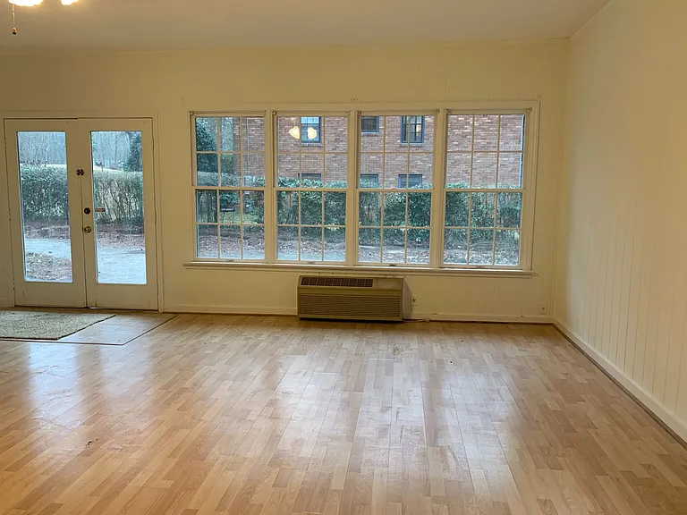 200 Rollingwood Dr — Photo 9
