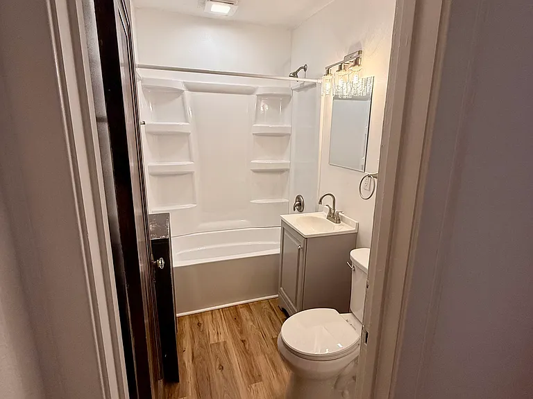 2130 Douglas St #2 — Photo 8