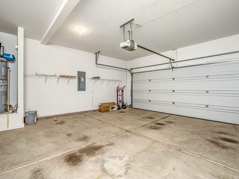 2209 Courtland Dr — Photo 17