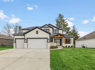 805 155th Ter, Basehor, KS 66007