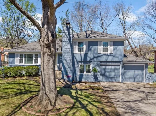 9004 W 93rd St, Overland Park, KS 66212